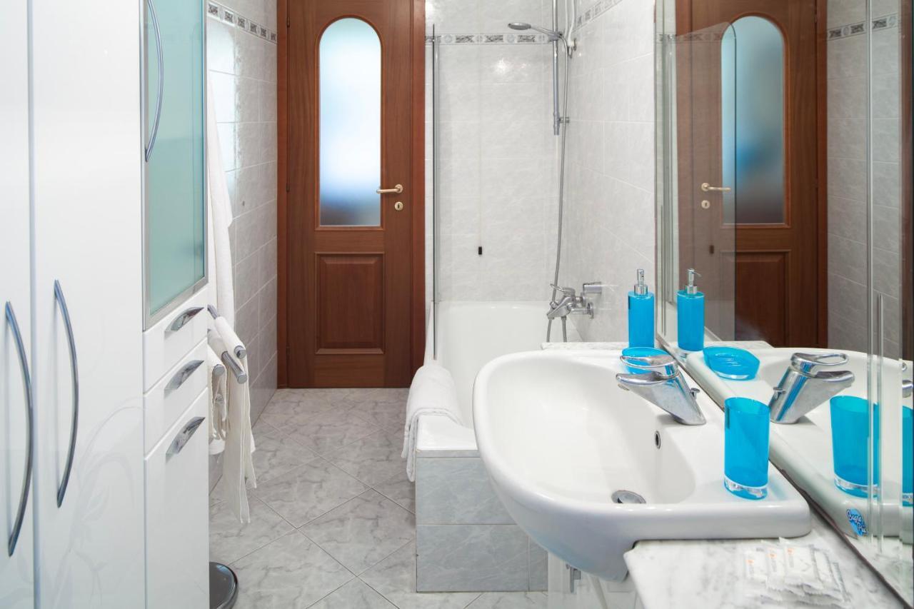 Elena House Apartment Levanto Bagian luar foto